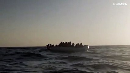 Спасательные суда приняли сотни мигрантов после сигналов бедствия в Средиземном море