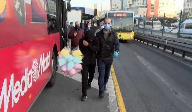 Metrobüs duraklarında dilenci operasyonu