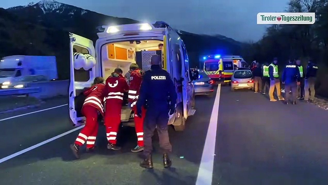 Sohn soll Mutter mit Messer auf Inntalautobahn attackiert haben