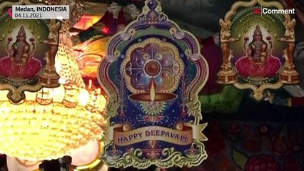 Los indios de todo el mundo celebran el Diwali, la fiesta de las luces que marca el año nuevo