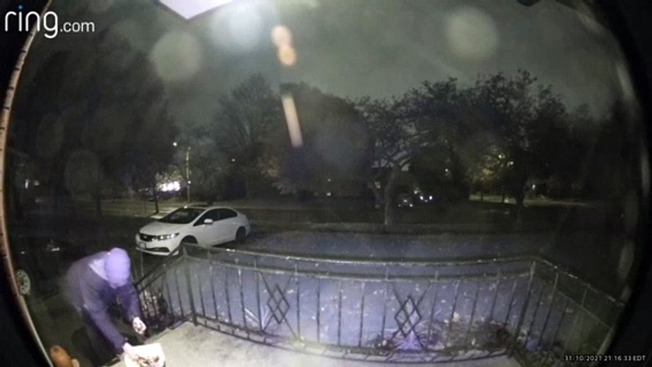 Masked Thief Fills Jacket With Candy