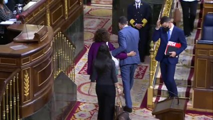 Descargar video: El Gobierno celebra que sus presupuestos siguen adelante tras tumbar las enmiendas de la oposición