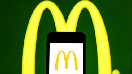 “L’arnaque du siècle”, le prix du verre d’eau chez McDonald’s fait débat