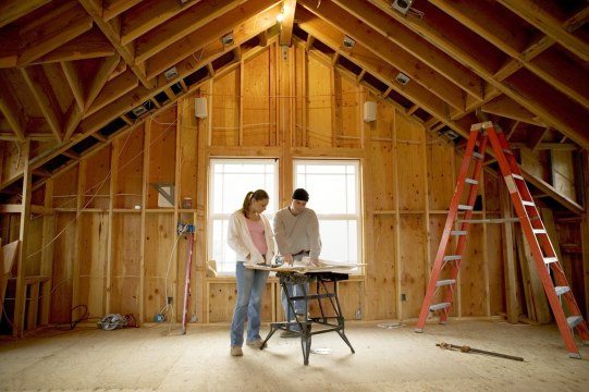 Dois-je déposer un permis de construire pour aménager mes combles ?