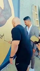 بيج رامى يوقع أول جدارية له ويغادر قريته متوجها للقاهرة