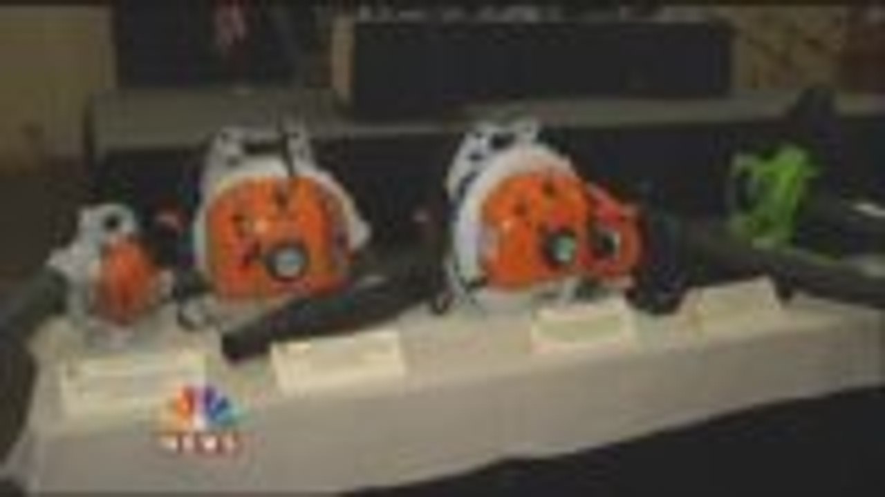 Palm Springs Bans Gas-Powered Leaf Blowers