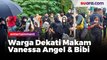 Usai Dikubur, Warga Dekati Makam Vanessa Angel dan Bibi Ardiansyah