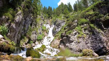 Asmr environmental and nature sounds to relax (waterfall 1)/Asmr sonidos ambientales y de la naturaleza para relajarte (cascada 1)