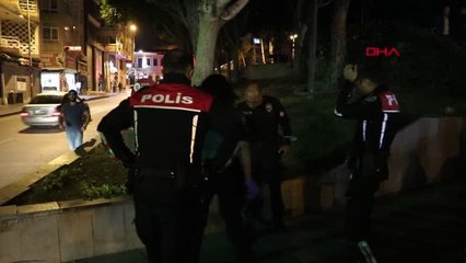 'GEL SANA SARILAYIM' DEYİP KALÇASINDAN BIÇAKLADI