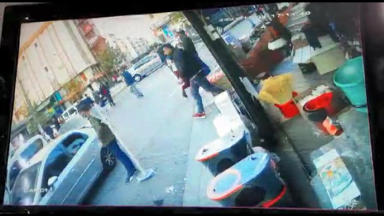 Yaptığı hırsızlığa çocuğunu da alet etti