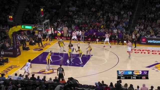 Gilgeous-Alexander stars as Thunder down Lakers again