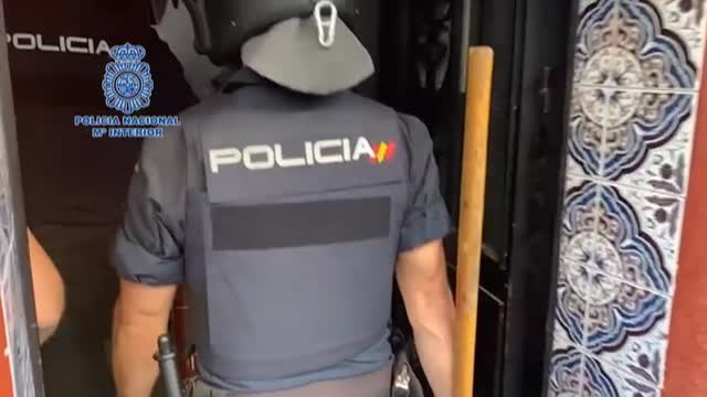 Detenido en Sevilla un hombre que distribuía imágenes pedófilas de su propia hija y de otras menores