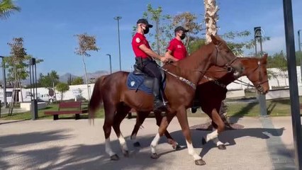 Tatilciler kasımda denize girmenin keyfini çıkardı