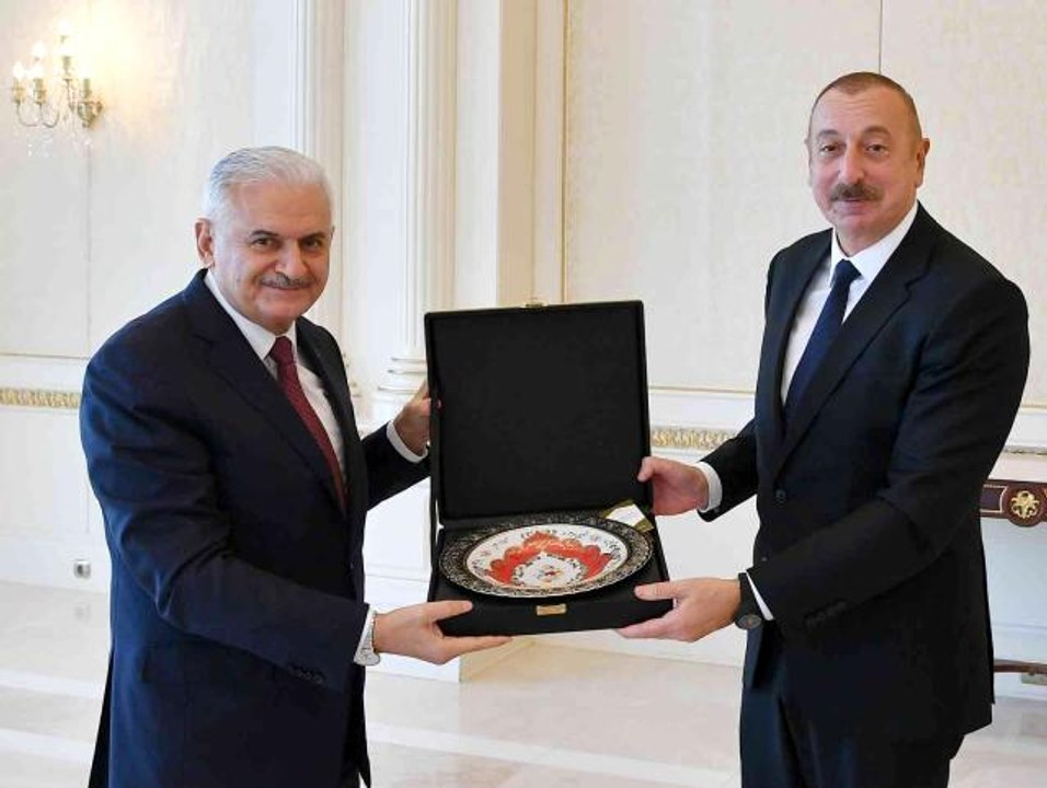 Azerbaycan Cumhurbaşkanı Aliyev, Binali Yıldırım'ı kabul etti