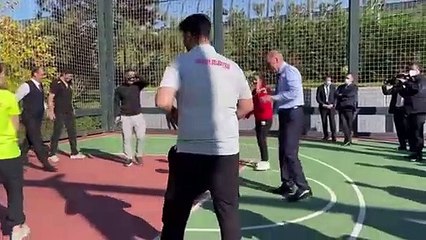Erdoğan, gençlerle basket oynadı