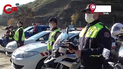 Jandarma minibüse yolcu gibi bindi, kurallara uymayan sürücüleri denetledi