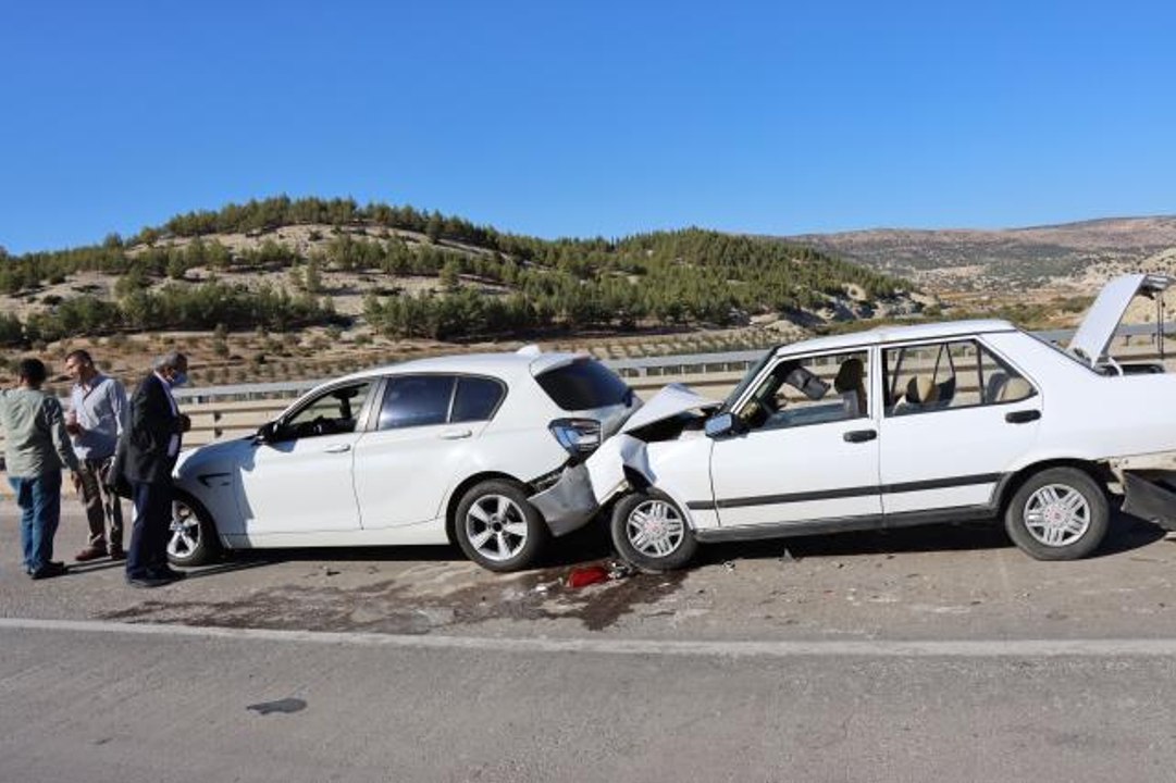 Son Dakika | Trafik kazasında 3 kişi yaralandı