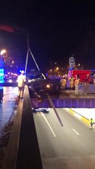 Bruxelles: une voiture encastrée au-dessus d’un tunnel