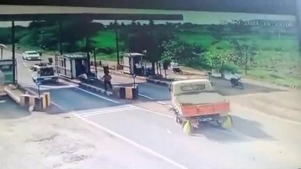 live accident 407 tipper truck