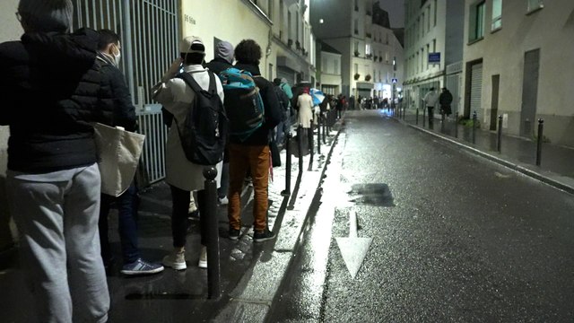 À Paris, « descentaines d’étudiants » chaque soir, dans la queue des distributionsalimentaires de l’association Linkee