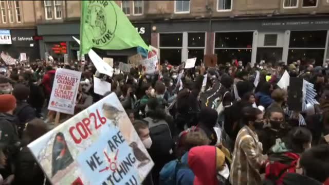 Primera gran manifestación en la cumbre del clima
