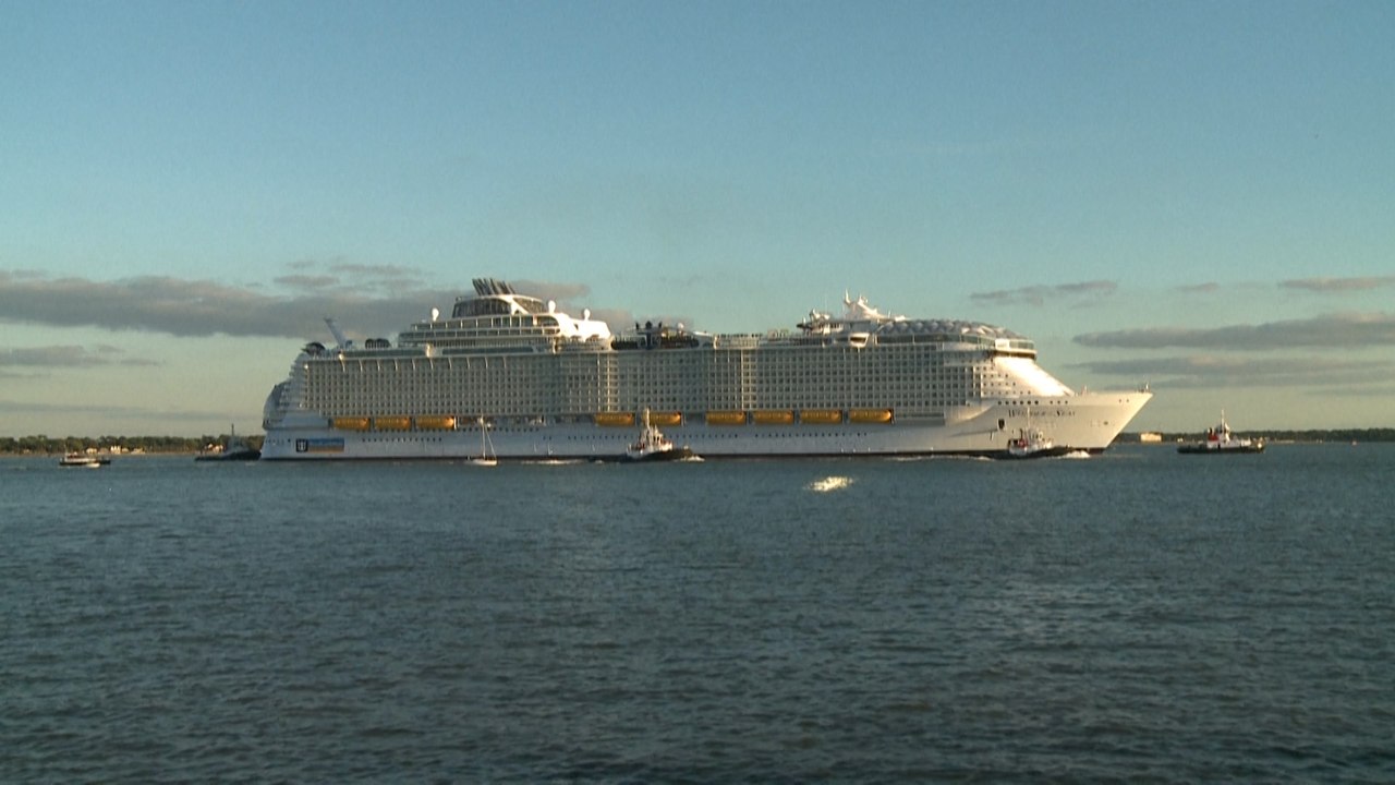 «Wonder of the Seas», le plus gros paquebot du monde quitte Saint-Nazaire