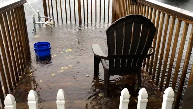 High tide flooding spills into Florida home