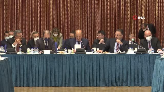 Son dakika haber! Çalışma ve Sosyal Güvenlik Bakanı Vedat Bilgin: - 3600 vaat olmaktan çıktı. Toplu Sözleşme metnine koyduk. Onu biz uygulamak zorundayız