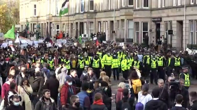 تظاهرات في غلاسكو للتنديد بتقاعس قادة العالم خلال قمة المناخ
