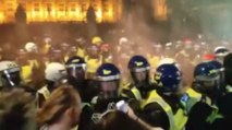 İngiltere’de V for Vendetta maskeli protestocularla polis arasında çatışma