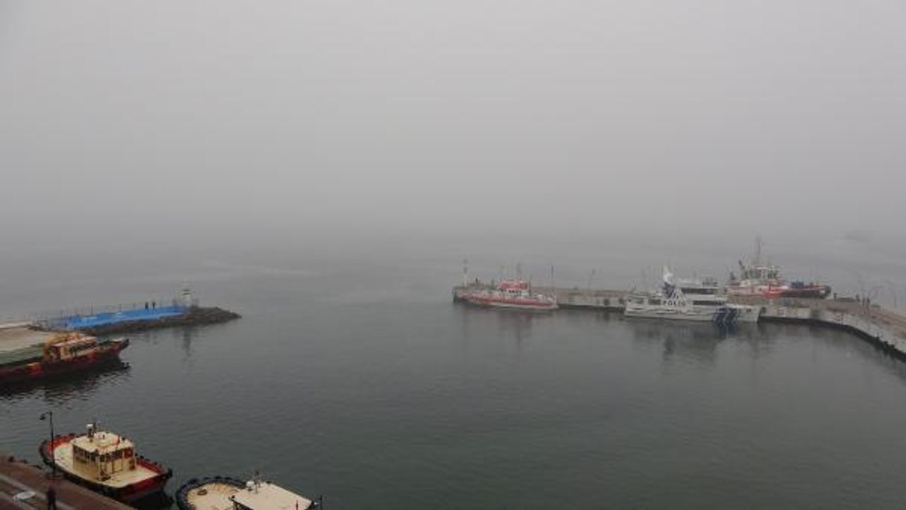 ÇANAKKALE BOĞAZI YOĞUN SİS NEDENİYLE TRANSİT GEMİ TRAFİĞİNE KAPATILDI