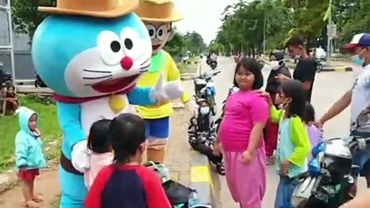 Badut Doraemon Dan Nobita Jumpa Fans