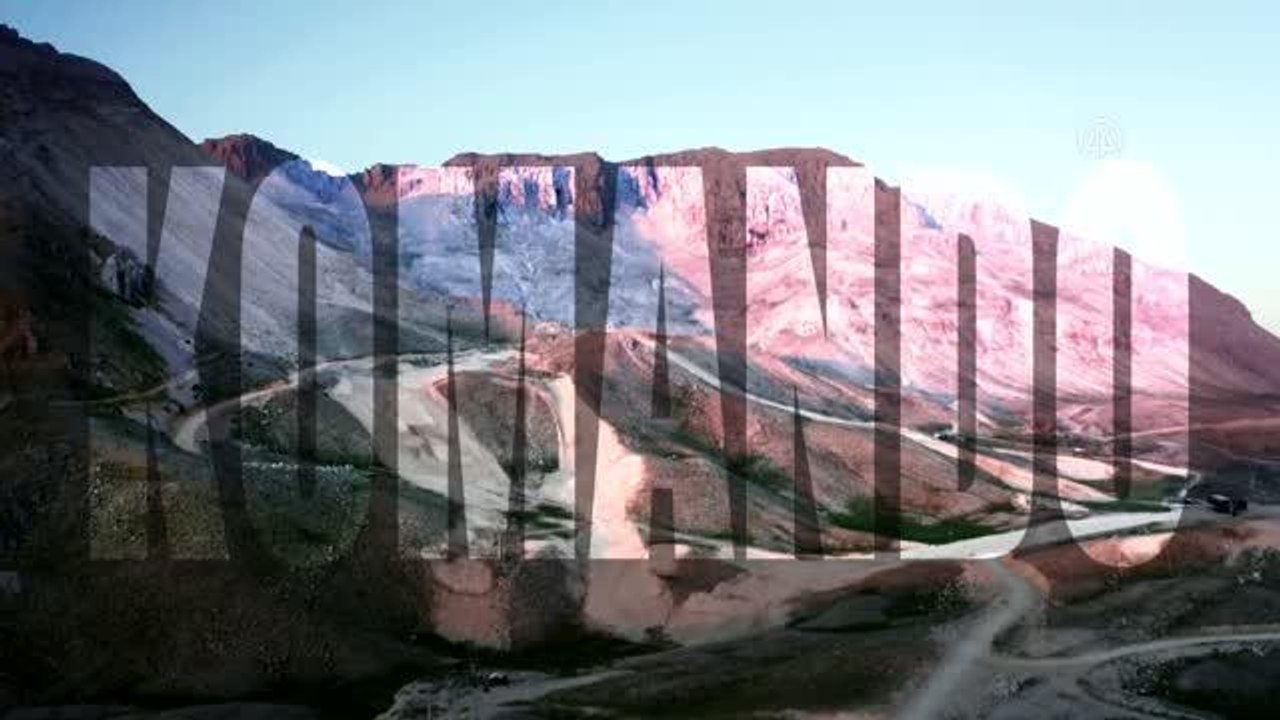 Son dakika haberleri! Türk askeri  "Komando Marşı" eşliğinde Davraz Dağı'na tırmanarak şehitleri andı