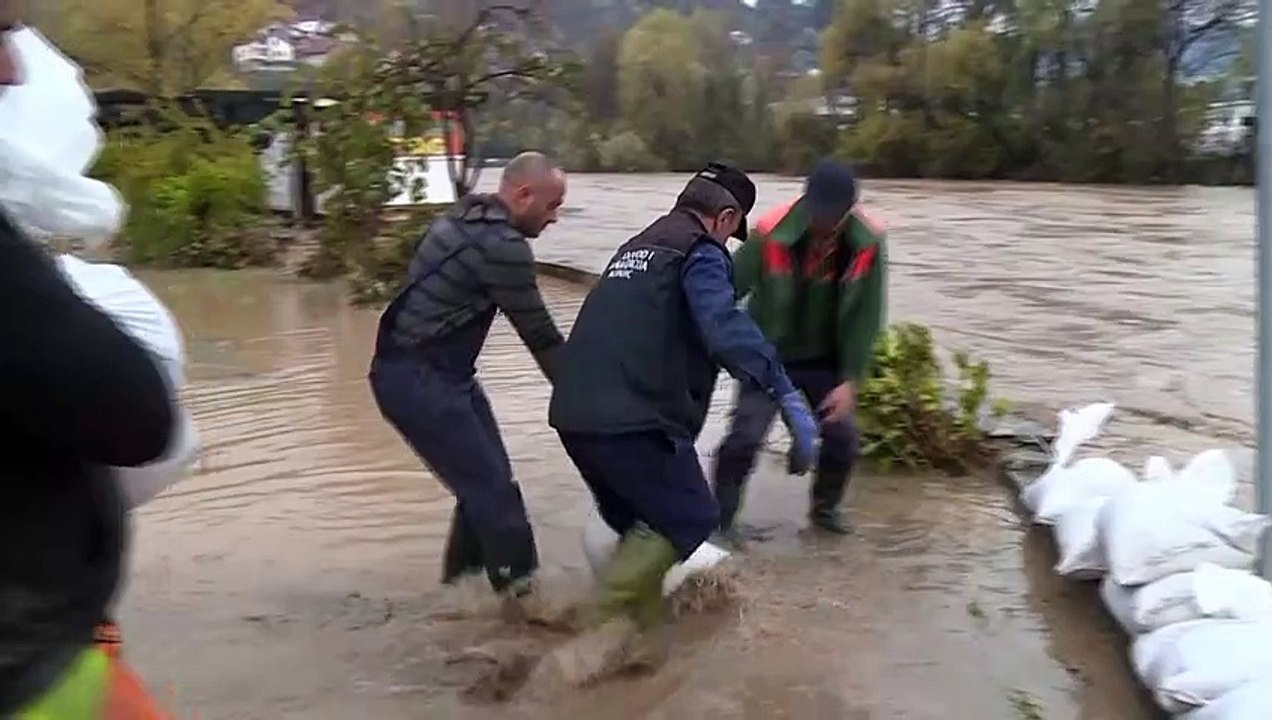 Überschwemmungen in Bosnien - Evakuierungen und Stromausfälle