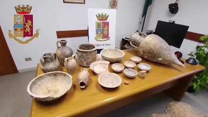 Blitz della polizia a Quartu, in casa vasi e anfore greco-romani: denunciato un pescatore