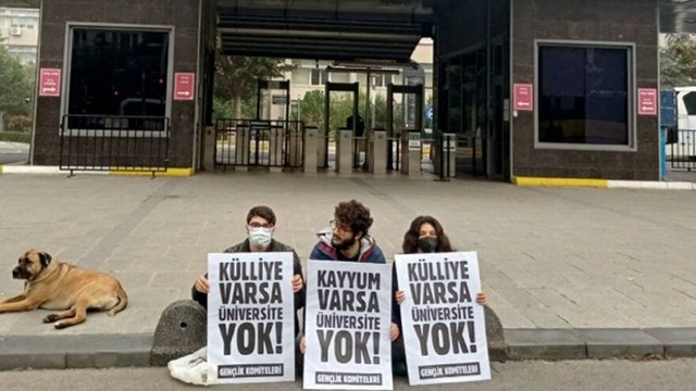 YÖK’ü protesto ettiler, gözaltına alındılar
