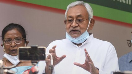 Download Video: Bihar Liquor Ban:Alcohol being sold under Nitish Govt's nose