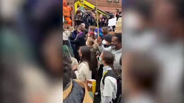 Cop26, Greta Thunberg in marcia al corteo di protesta Fridays For Future a Glasgow