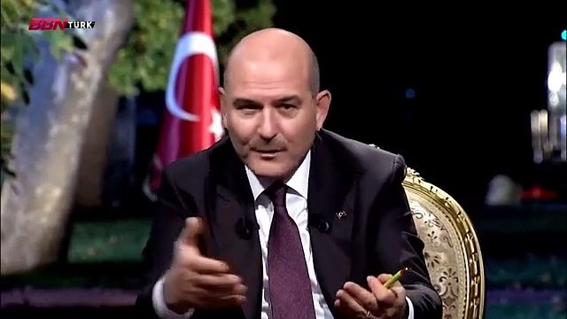 Bakan Soylu'dan Berat Albayrak'la çarpıştığı fotoğrafa ilişkin soruya yanıt: Tekrar böyle bir şey olabilir diye artık dikkatli yürüyorum