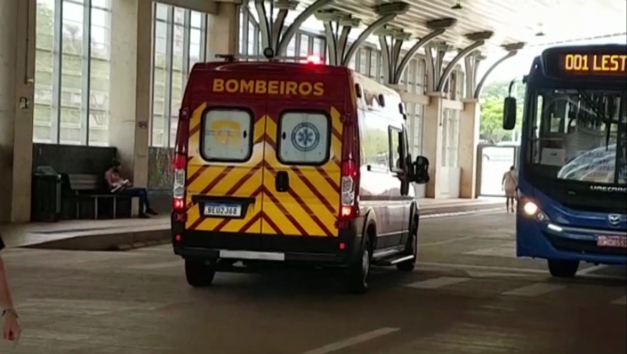 Jovem de 20 anos fica ferida ao sofrer queda no...