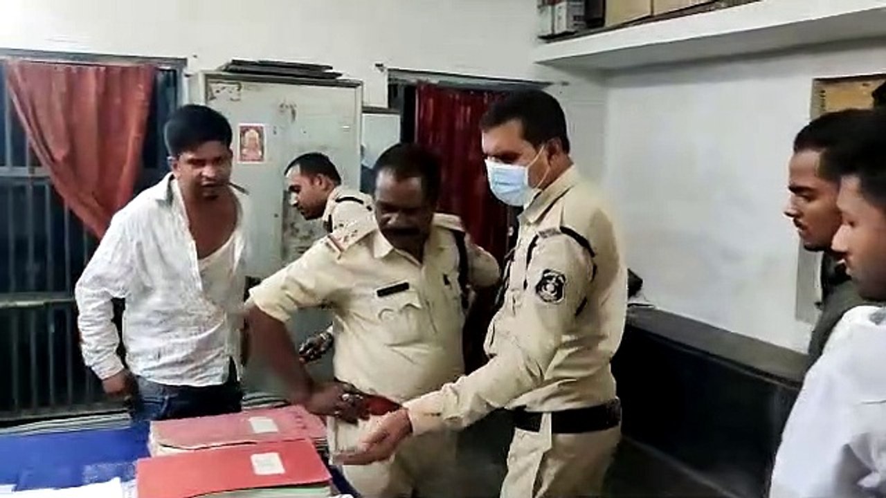 रईसजादे की ड्रिंक एंड ड्राइव, नाइट चौपाटी की भीड़ में दौड़ा दी कार, भीड़ ने जमकर पीटा