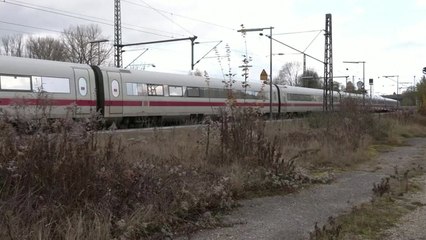 독일 고속열차서 20대 묻지 마 흉기 공격...3명 중상 / YTN