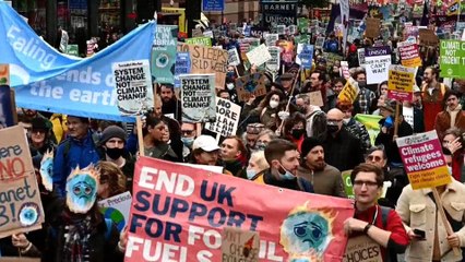 Download Video: Una riada humana liderada por indígenas reclama en Glasgow justicia climática