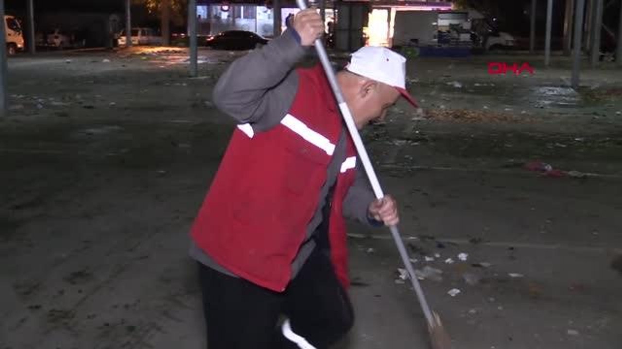 Temizlik işçisi 'Maykıl Fikret', 'Michael Jackson' danslarıyla arkadaşlarını motive ediyor