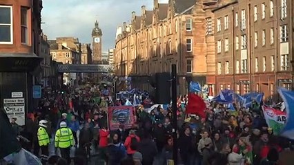 Thousands of protestors in Glasgow rally to demand climate action