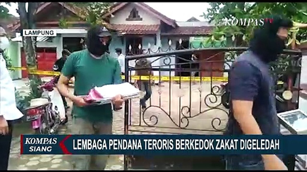 Densus 88 Geledah Rumah Terduga Teroris Jemaah Islamiyah di Lampung