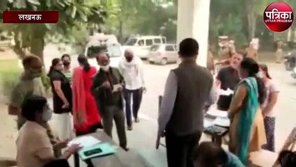 लखनऊ में विशेष वॉक इन टीकाकरण का हुआ आयोजन, मौके पर पहुंचे जिलाधिकारी