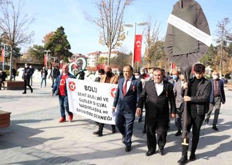 Son dakika... Şehit ve gazi ailelerinden İYİ Parti'ye siyah çelenkli protesto