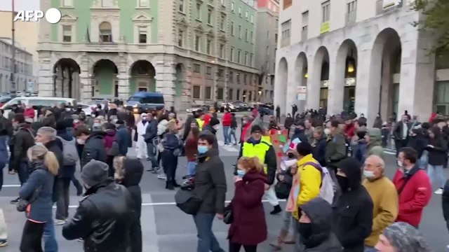 Tensioni no pass a Milano e Trieste, sit-in in altre citta'