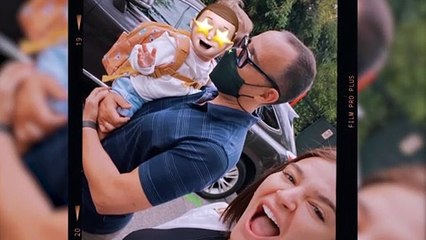 Risto Mejide disfruta de la lectura junto a su hija Roma